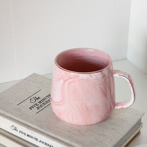 🖤 3/$20 Pink & White Marble Effect Mug With Metallic Trim
